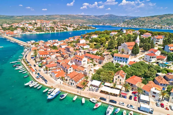 Rogoznica'nın Adriyatik kasabası nın hava kıyı şeridi görünümü — Stok fotoğraf