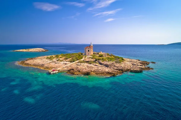 Aerial view of lonely island with lighthouse, Korcula riviera is — 图库照片
