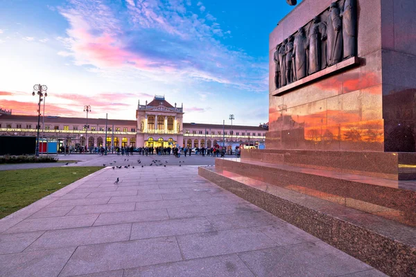 Zagreb Hauptbahnhof Und König Tomislav Platz Blick Auf Den Sonnenuntergang — Stockfoto