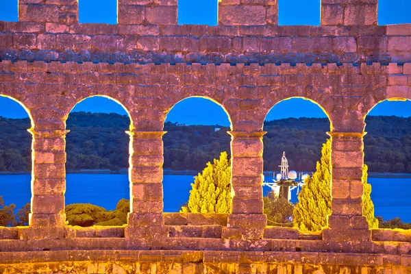 Wieczorny Widok Przez Ściany Łuki Arena Pula Rzymski Amfiteatr Istrii — Zdjęcie stockowe