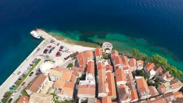 Ιστορική πόλη της Korcula εναέρια πανοραμική θέα, νησί στο αρχιπέλαγος της νότιας Κροατίας — Αρχείο Βίντεο