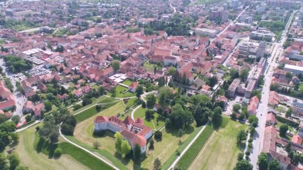 Ciudad histórica de Varazdin material aéreo, norte de Croacia — Vídeos de Stock