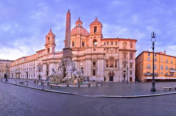 Rzym Puste Piazza Navona Kwadratowe Fontanny Widok Kościół Rzymie Wieczne — Zdjęcie stockowe