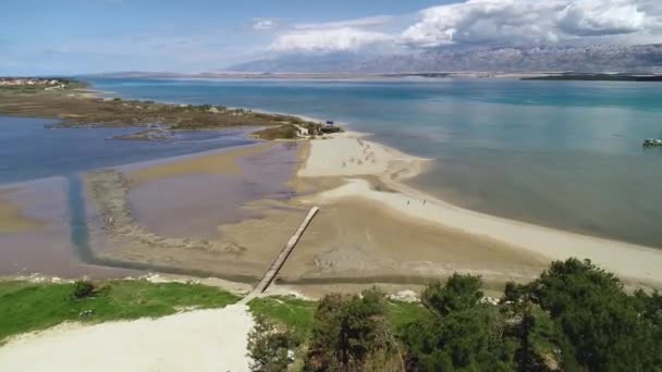 Nin Kroatien Dronningens Strand Nin Sandbar Luftudsigt Velebit Bjergbaggrund Dalmatien – Stock-video