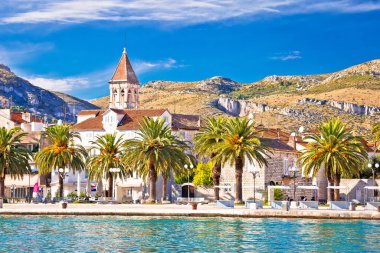 Trogir. Hırvatistan 'ın Dalmaçya bölgesindeki Trogir kasabasının liman ve simgeleri