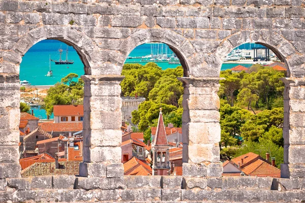 돌창을 수있는 트로기르의 과터어 크로아티아의 달마티아 — 스톡 사진