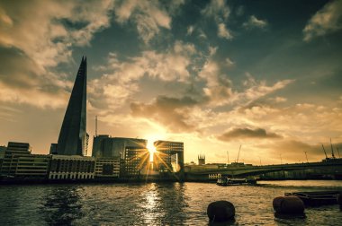 2019-12-24 Londra - Noel arifesi gün batımı manzarası