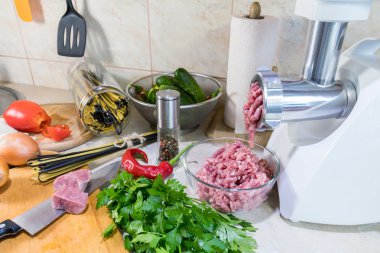 Yemek pişirmek için taze yiyecek
