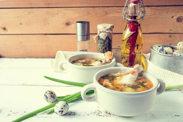 Sopa de queso con pollo, hierbas y verduras —  Fotos de Stock