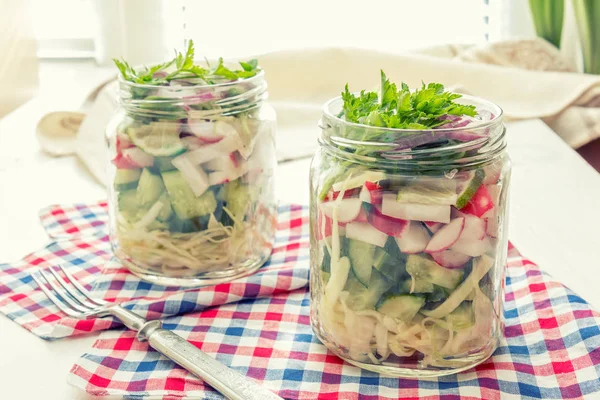 Ev yapımı sağlıklı salata sebze ile — Stok fotoğraf
