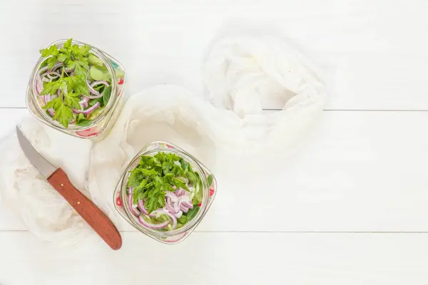 Házi egészséges saláták, zöldségek — Stock Fotó