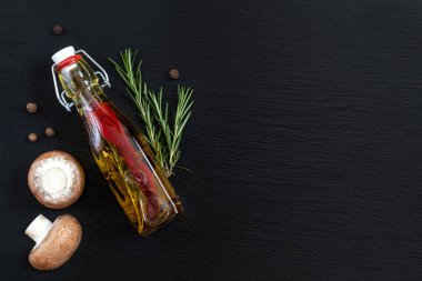 Biberiye grup, mantar, zeytin yağı ve biber siyah taş s
