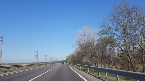 Condução Carro Uma Estrada Rural Ponto Vista Frontal Pára Brisa — Vídeo de Stock