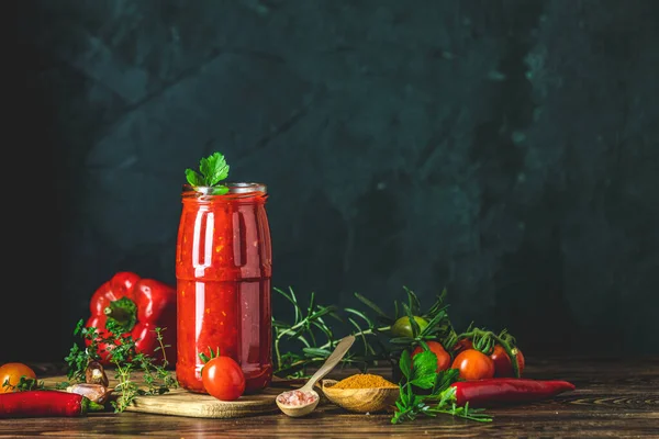Homemade DIY natural canned hot tomato sauce chutney with chilli — Stock Photo, Image
