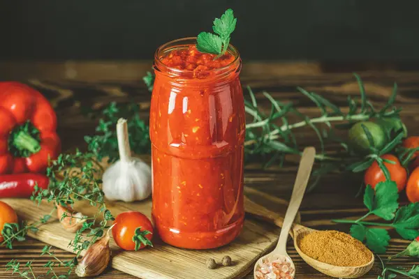 Homemade DIY natural canned hot tomato sauce chutney with chilli — Stock Photo, Image