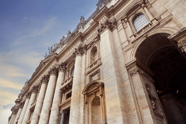 Exterior de São Pedro Basílica roma itália importante viajar lan — Fotografia de Stock