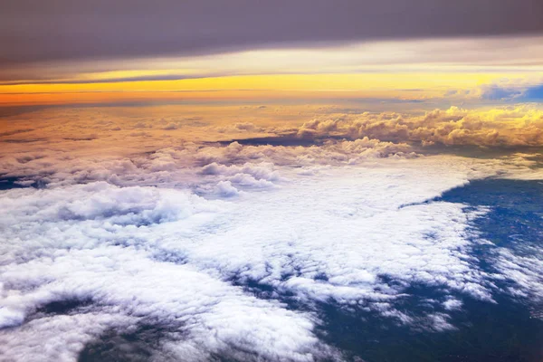 Krásné ráno světlo nad cloud stvol — Stock fotografie