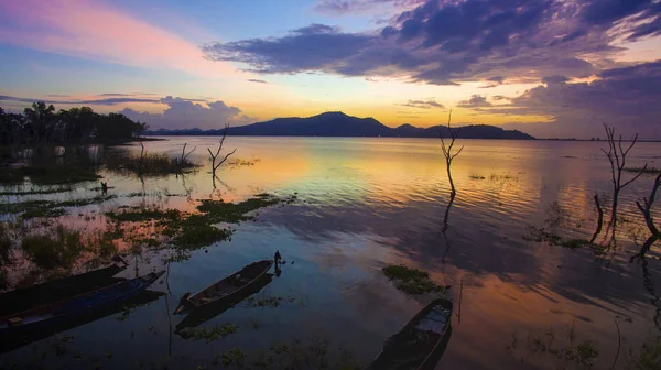 Beautiful scenic of Bangpra reservoir dusky time in chonburi eas — Stock Photo, Image