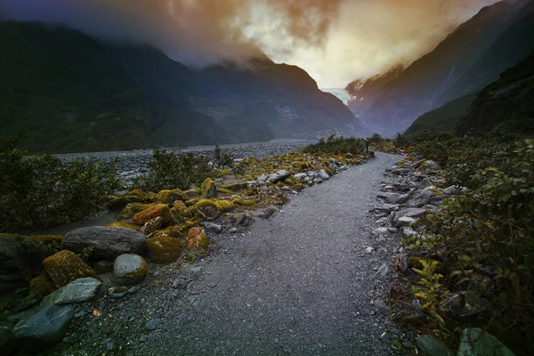 Franz josef gletsjer belangrijk reiziger bestemming in Zuid-isl — Stockfoto