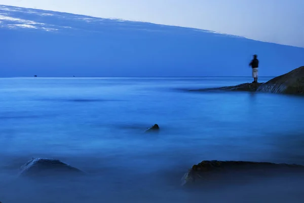 Deniz scape sabah ışığında uzun pozlama fotoğraf — Stok fotoğraf