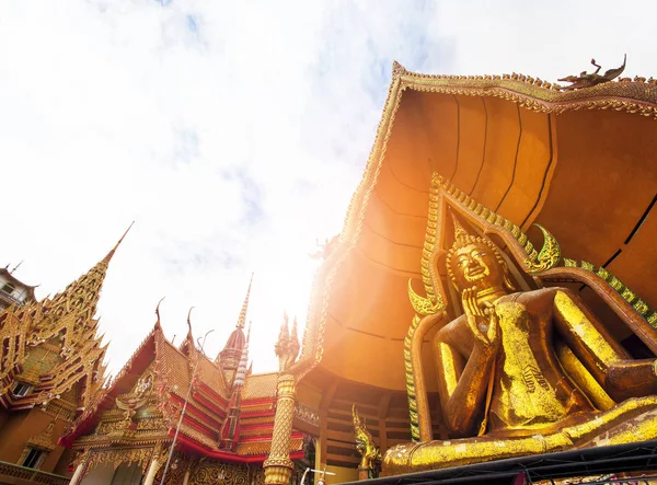 Socha Buddhy ve wat thum žalovat chrám kanchanaburi Thajsko nejvíce — Stock fotografie