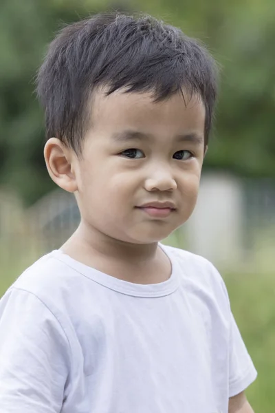 Portrait head shop of asian children smiling face standing outdo — Stock Photo, Image