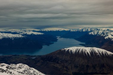 queenstown Güney adalar yüksek snowcaped Dağı havadan görünümü