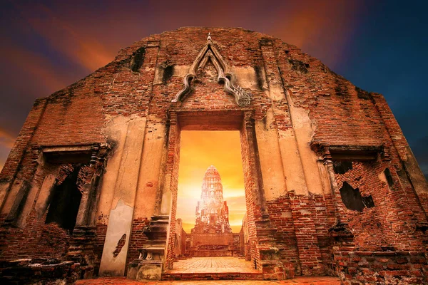 Wat ratchaburana tempio destinazione più popolare in ay — Foto Stock