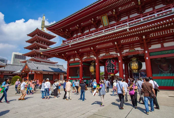 日本东京-September12： 大量的旅游在浅草寺 t — 图库照片
