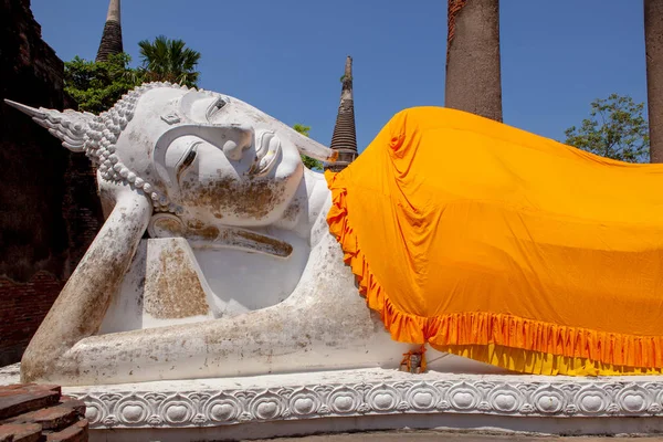 Άγαλμα του Βούδα σε wat yai chaimongkol Αγιουτχάγια παγκόσμιας κληρονομιάς si — Φωτογραφία Αρχείου