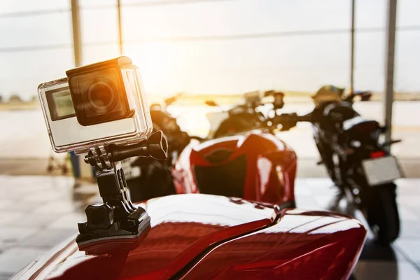 Åtgärdsposten som kameran på motorcykel för säkerhet resor — Stockfoto