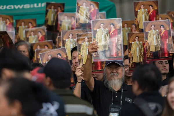 BANGKOK THAILAND - OCTOBER5,2017 : thai mourners people wearing — Stock Photo, Image