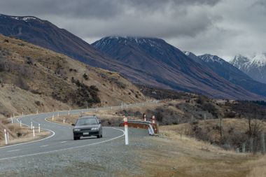 yolda aoraki - mt.cook Milli Parkı araba araba seyahat 
