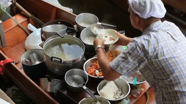 Cocina Fideos Barco Flotante Dumneon Saduak Mercado Flotante Destino Más — Vídeo de stock