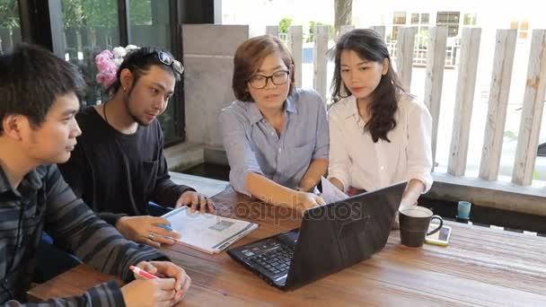 Asiatisches Freiberufliches Teamwork Meeting Home Office — Stockvideo