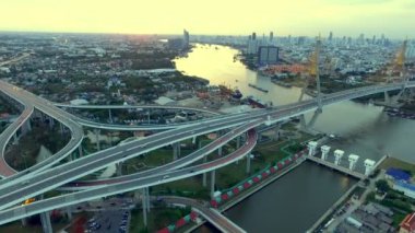 bangkok Tayland bhumibol köprünün havadan görünümü