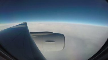 hava uçak bulut scape üzerinde uçan