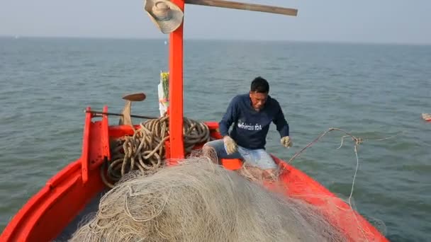 Рыбак Делает Рыболовной Сети Самуте Пракан Таиланд — стоковое видео
