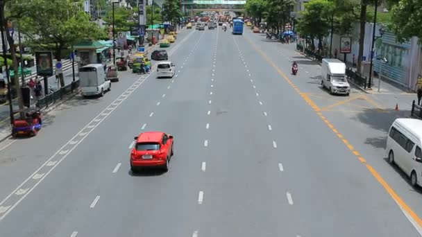 Bangkok Tailandia Agosto 2015 Tráfico Carretera Ratchadumri Importante Centro Comercial — Vídeo de stock