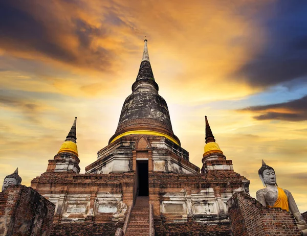 Pagoda wat yai chai mongkol chrámu v ayutthay světového dědictví — Stock fotografie