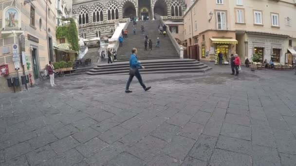 Duomo Amalfi Italien November 2016 Zahlreiche Touristen Vor Der Kathedrale — Stockvideo