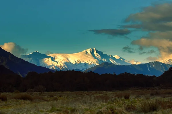 Montanha Neve Aspirante Parque Nacional Costa Oeste Sul Nova Zelândia — Fotografia de Stock