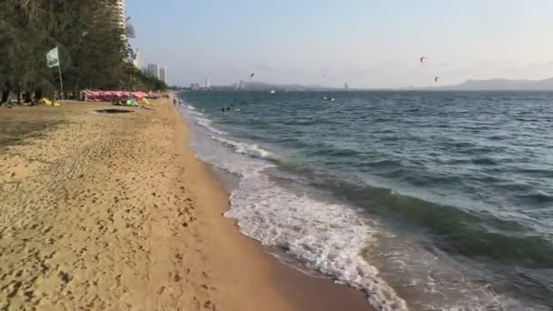 Εναέρια Άποψη Της Παραλίας Pattaya Στη Θάλασσα Στο Chonburi Ανατολικά — Αρχείο Βίντεο