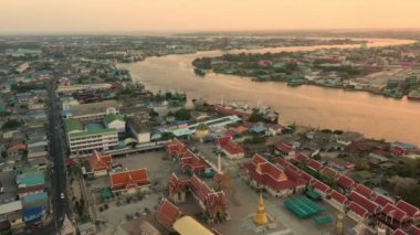 Samuth Sakorn 'daki Mahachai Kasabası' nın havadan görünüşü Bangkok Tayland 'ın dışında.