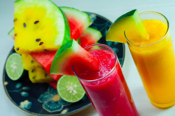 karpuz suyu taze meyve karpuz kırmızı ve sarı karpuz yapılır