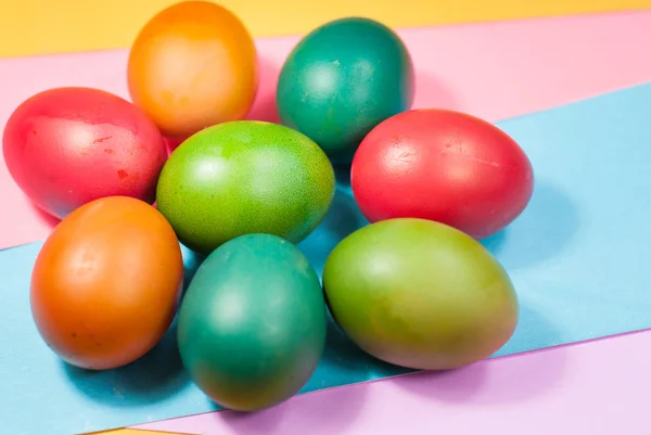 Paskalya yumurtası rengarenk arka planlar parlak renkler