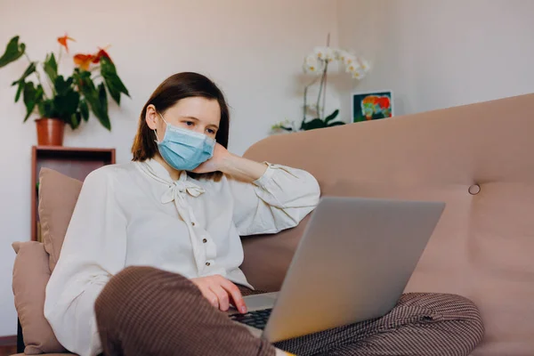 Coronavirus Pandemic World Woman Working Home Laptop Wearing Protective Mask — Stock Photo, Image