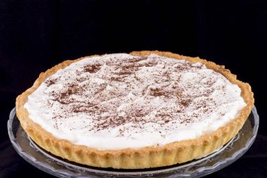 Çikolata tozu ile krem tarte.