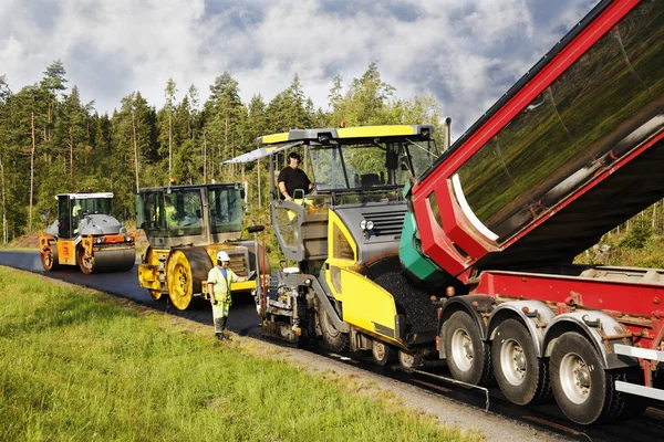 Asfalto e obras rodoviárias — Fotografia de Stock