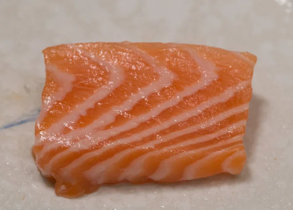 Japanse klassieke sushi met verse zalm vis — Stockfoto